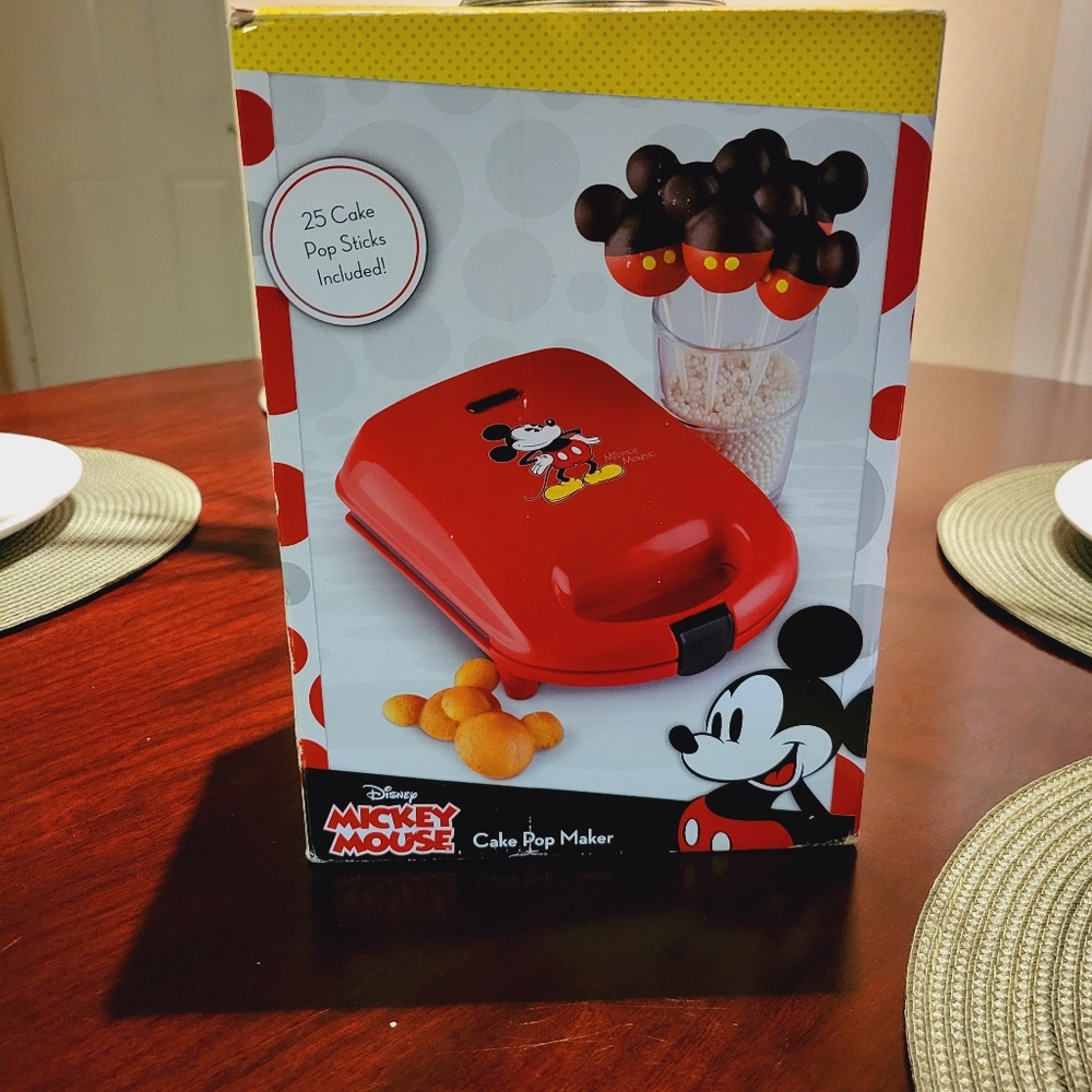 Mickey Mouse - Picture 10 of 12
